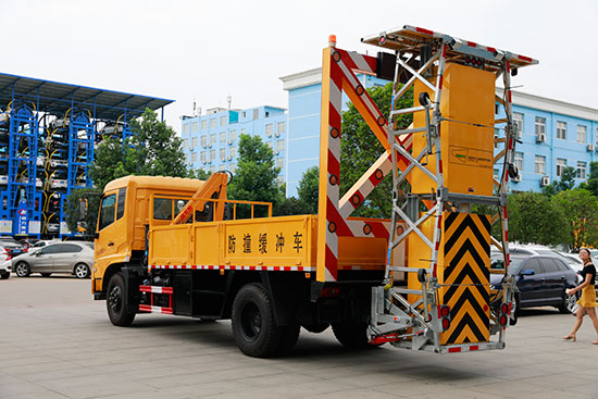 東風(fēng)天錦防撞緩沖車